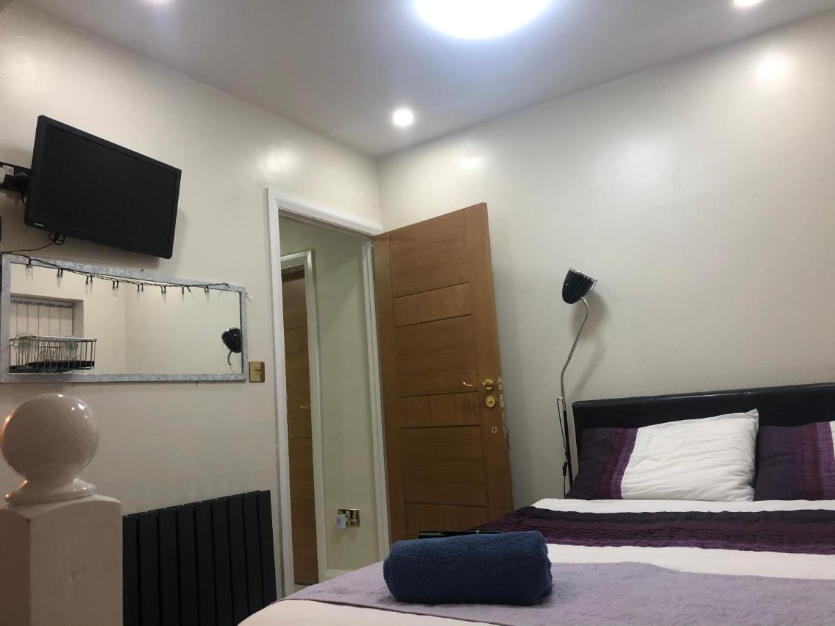 Lyndon B&B โซลิฮัล ภายนอก รูปภาพ